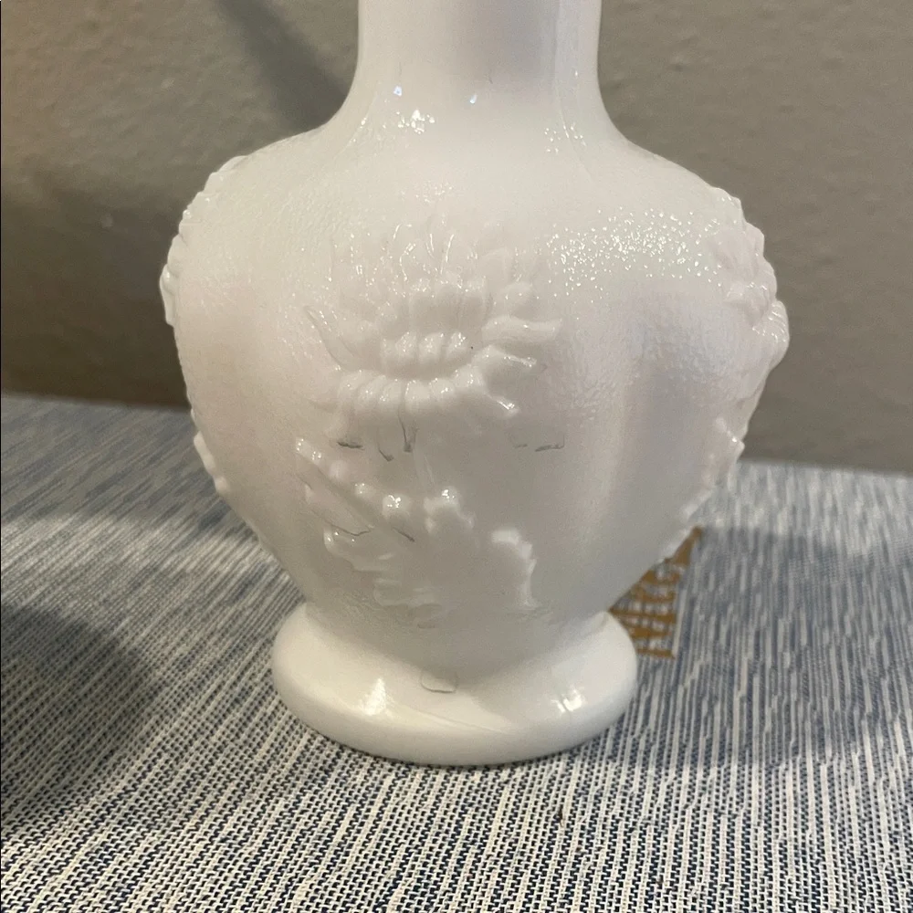 Vintage Imperial Glass Company Chrysanthemum Milk Glass Bud Vase | MCM